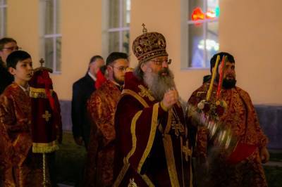 Глава епархии Екатеринбурга поблагодарил власть, что она не стала мешать крестному ходу
