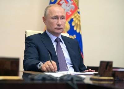 Путин перенес рабочую поездку в Крым
