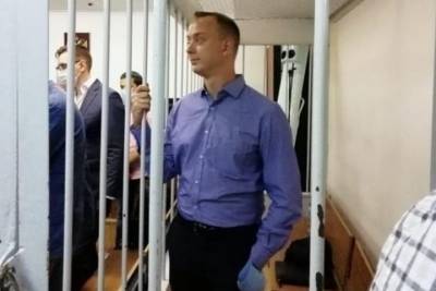 Песков отказался комментировать арест Сафронова