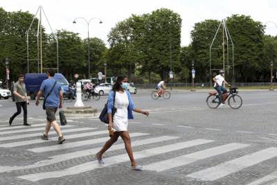 Ношение масок в общественных местах Франции станет обязательным