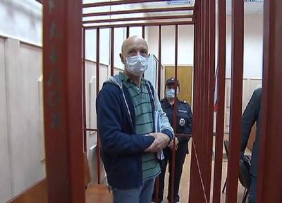 За торговлю суррогатными детьми и подпольный инкубатор: в Москве арестованы 4 врачей