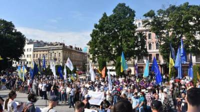 Руки прочь от языка: львовяне протестуют против законопроекта Бужанского