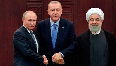 Глава Ирана призвал Россию и Турцию продолжать переговоры по Сирии