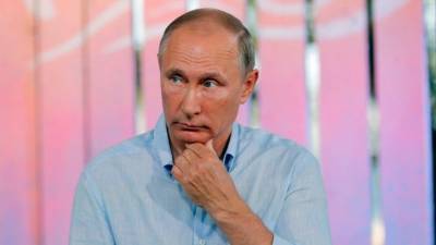 В Кремле объяснили отказ Путина от поездки в Крым на церемонию закладки кораблей