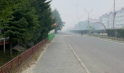 В Югре жители Югорска и города Советский задыхаются от дыма лесных пожаров и жары