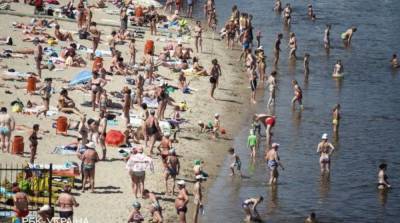 В Киеве разрешили купаться на 9 пляжах