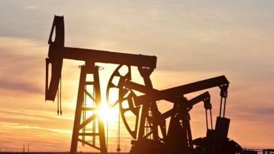 Банки массово отказывают нефтяным компаниям