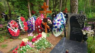 Смотрители Ново-Деревенского кладбища: правду о смерти Норкиной никто не скажет