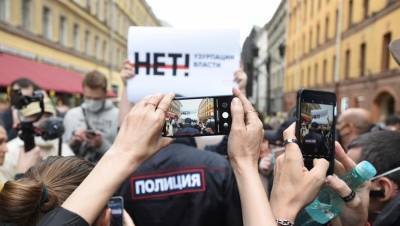 В Кремле ответили на вопрос об акциях протеста в Петербурге и Москве