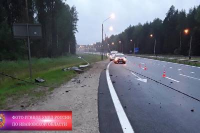 В Ивановской области после ДТП водитель сбежал, оставив пассажира со сломанной шеей
