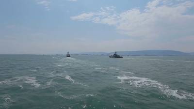 Ко Дню ВМФ готовятся корабли Каспийской флотилии.