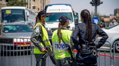 В Израиле собираются ввести карантин на выходные и закрыть пляжи