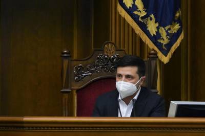 "Хватит делить украинцев": Зеленский в Раде обратился к депутатам