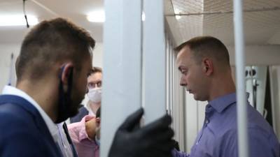 Суд оставил под стражей обвиняемого в госизмене Ивана Сафронова