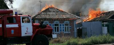 В Омске за три часа полностью сгорели два частных дома