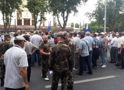 Молдавские комбатанты вышли на протест: «Надо снова браться за оружие»