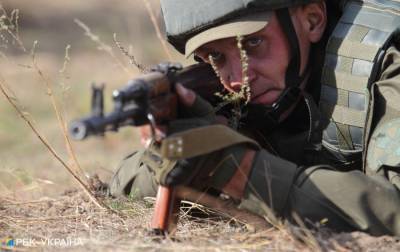Военные на Донбассе 5 раз попадали под обстрел боевиков