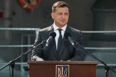 Зеленский вручил награды первому президенту Украины и другим политикам