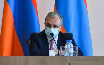 Мнацаканян представил иностранным послам обстановку на границе с Азербайджаном