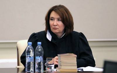 Скандально известную судью Елену Хахалеву из Краснодарского края досрочно лишили статуса и работы