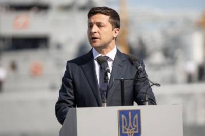 Зеленский заявил, что в Офисе президента нет "смотрящих" за Киевом