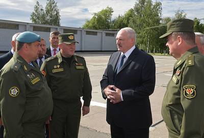 «Не служил в армии — не быть тебе президентом». Лукашенко предложил изменение в Конституцию
