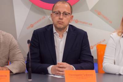 "Это чистый фашизм", - руководитель Днепропетровской региональной организации Оппозиционной платформы - За жизнь Гуфман о нападении радикалов на свой дом