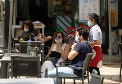 На испанском курорте задержали кашляющего туриста
