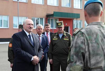 Равков пообещал Лукашенко, что армия и другие силовики «не допустят гибели государства»