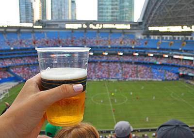 Госдума: к осени может быть принят законопроект по возвращению пива на стадионы