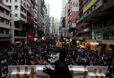 «Теперь ты всегда можешь попасть под жернова системы». Чего боятся жители Гонконга?