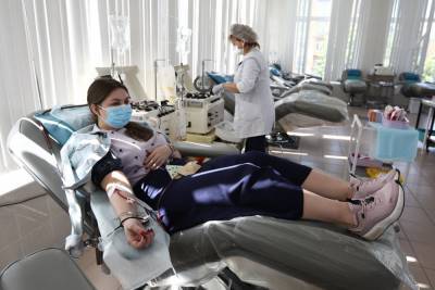 Более тонны плазмы крови для лечения коронавируса заготовили в Москве