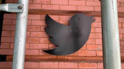 Хакеры взломали около 130 Twitter-аккаунтов