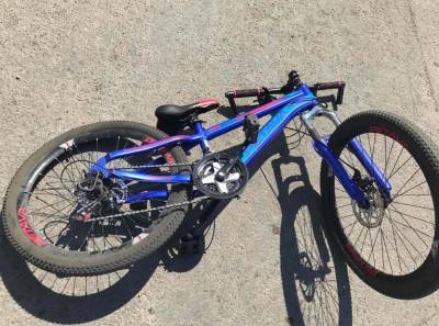 В Кургане легковушка сбила во дворе 9-летнего мальчика на велосипеде