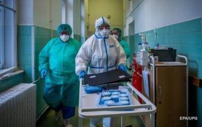 В Украине третий день свыше 800 случаев COVID-19