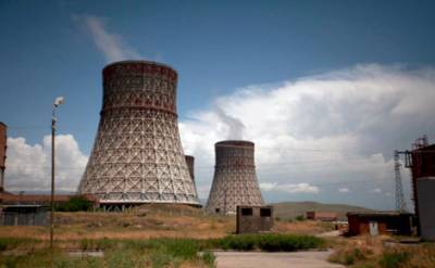 В Азербайджане допустили возможность нанесения удара по атомной электростанции в Армении