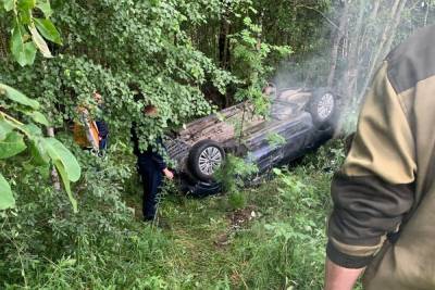 В Смоленской области молодой водитель обгоняя иномарку лоб в лоб встретился со встречной машиной