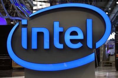 Господство Intel рушится на глазах. У компании новые проблемы с мобильными и серверными процессорами