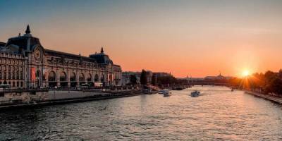 В Париже открывают первый в мире плавучий кинотеатр