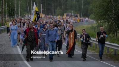 В Крестном ходе в Екатеринбурге приняли участие 10 тысяч человек