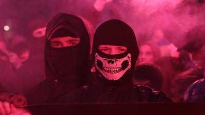В Киеве националисты подрались с полицией из-за языка