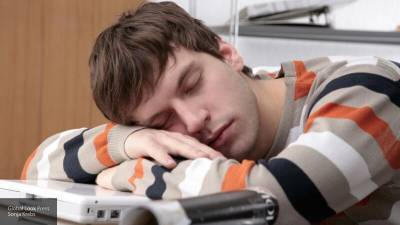 Названы способы борьбы с офисной сонливостью