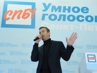 С Навального взяли подписку о невыезде. Он связывает это с "Умным голосованием"