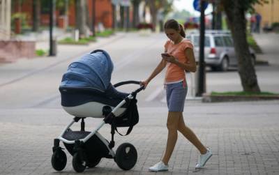 Демограф: пандемия подстегнет дальнейшее сокращение рождаемости в Латвии