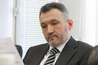Медведчук призвал Зеленского взять на себя ответственность за решение проблем, – Кузьмин о письме к президенту