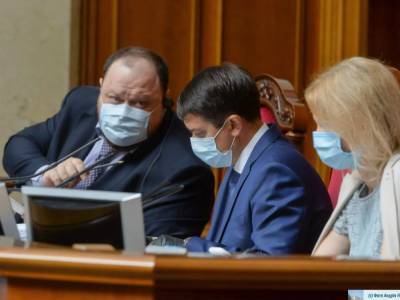 Рада в три раза сократила количество районов в Украине. Голосование проходило под крики "Ганьба!"