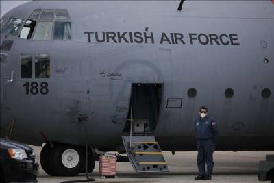 «Аль-Арабия»: Турция наращивает группировку сил в Ливии, прибыл новый борт