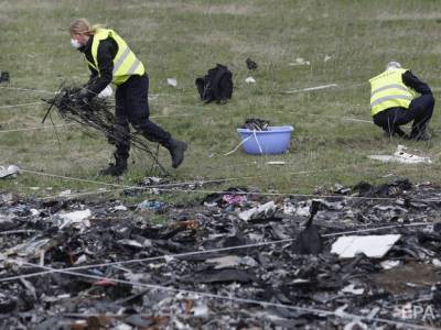 "Будьте мужчиной". Родители погибшего в катастрофе MH17 требуют от Путина взять ответственность за сбитие самолета