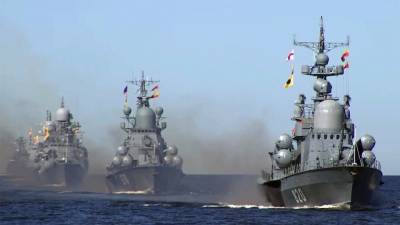 В Санкт-Петербурге этим утром вновь тренировались военные моряки