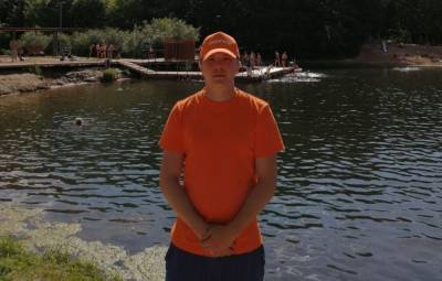 Тонувшего мужчину спас дежурный на озере на Щелоковском хуторе
